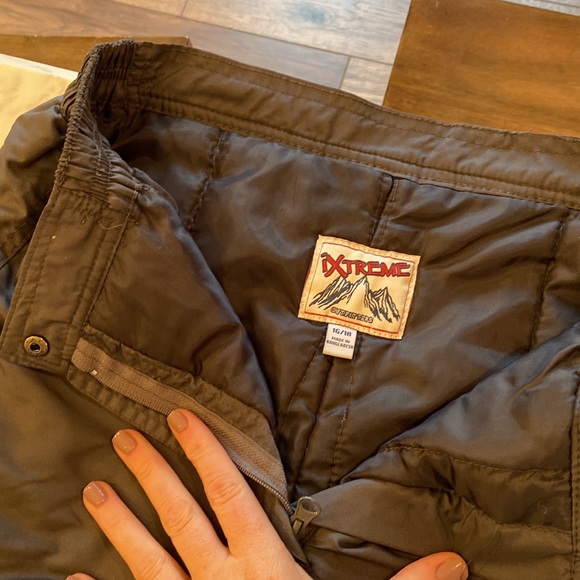 Size 16/18 snow pants - Picture 3 of 3